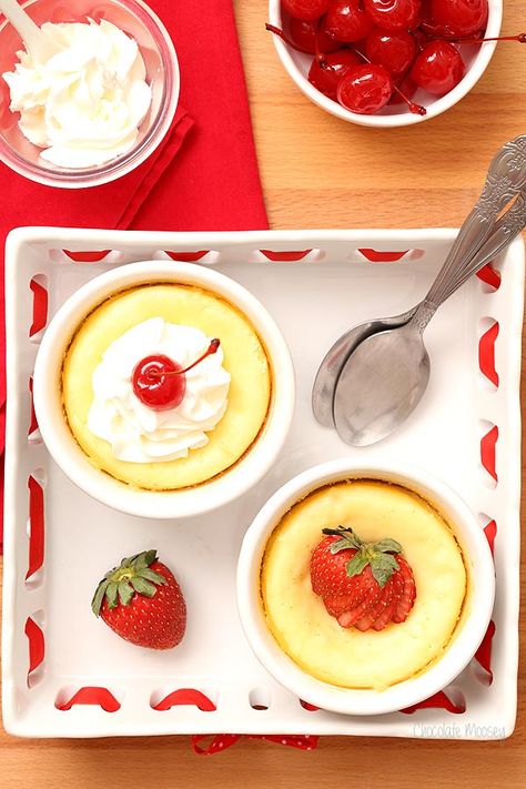 Baked Cheesecake For Two In Ramekins - Homemade In The Kitchen Cheesecake For Two, Ramekin Dessert, Ramekin Recipe, Valentine Couple, Mini Cheesecake Recipes, Cheesecake Recipes Classic, Chocolate Cheesecake Recipes, Baked Cheesecake Recipe, Classic Cheesecake