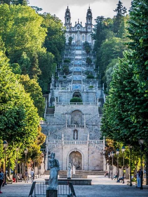 Day trips from Porto: 4 beautiful areas to visit in Portugal Day Trips From Porto, Porto Portugal Travel, Douro Valley Portugal, Lisbon Portugal Travel, Porto Travel, Perjalanan Kota, Coimbra Portugal, Portugal Vacation, Portugal Travel Guide