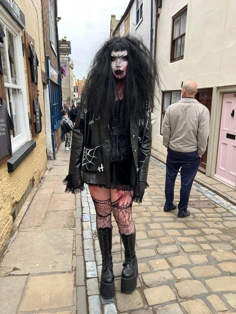 Mallgoth Outfits, Vamp Aesthetic, Trad Goth Outfits, Whitby Goth Weekend, Dark Gothic Fashion, Goth Outfit Inspo, Goth Fits, Goth Stuff, Goth Outfit Ideas