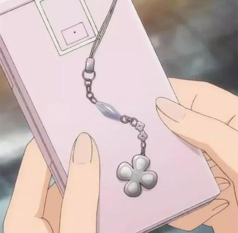 Kimi Ni Todoke Anime, Anime Phone, Phone Chain, Beaded Keychains, Phone Charm, Keychains, Better Living, Chain, Anime