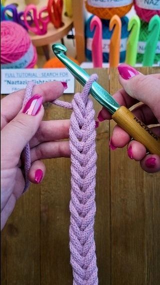 How To Crochet I Cord, Loop Crochet Stitch, I Cord Projects Ideas, Loop Yarn Projects, Braiding Yarn, Loop Stitch Crochet, Cordon Crochet, Crochet I Cord, Crop Pattern