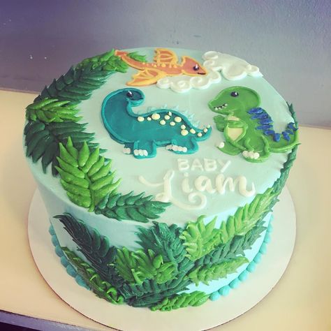 1,834 Likes, 10 Comments - Hayleycakes And Cookies (@thehayleycakes) on Instagram: “Baby Liam's baby shower cake!! Loving the greenery! #hayleycakesandcookies #atxcookies #atxbakery…” Baby Shower Kuchen, Pastel Rectangular, Dinosaur Baby Shower Theme, Baby Shower Ideas For Boys, Dinosaur Birthday Cakes, Dinosaur Themed Birthday Party, Ideas Baby Shower, Dino Birthday Party, Shower Desserts