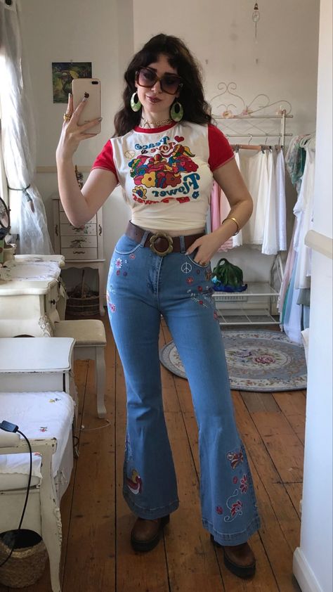 70s Fashion Women Summer, Vintage Colourful Outfits, 70s Outfits Midsize, 70s Fashion 2023, Vintage Outfits For Women Summer, 80s Fashion For Women Outfits, Spring 70s Outfit, 80 Aesthetic Fashion, 70s Cowgirl Outfit