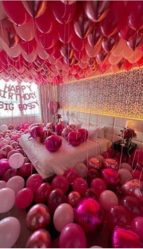 Balloon Decorations Hotel Room, Birthday Decorations Living Room, Birthday Decorations At Hotel, Pink Hotel Decorations, Pink Birthday Balloons Aesthetic, Pink Hotel Birthday Party Ideas, Luxury Birthday Decorations, Hotel Room Design Birthday, Decorated Rooms For Birthday