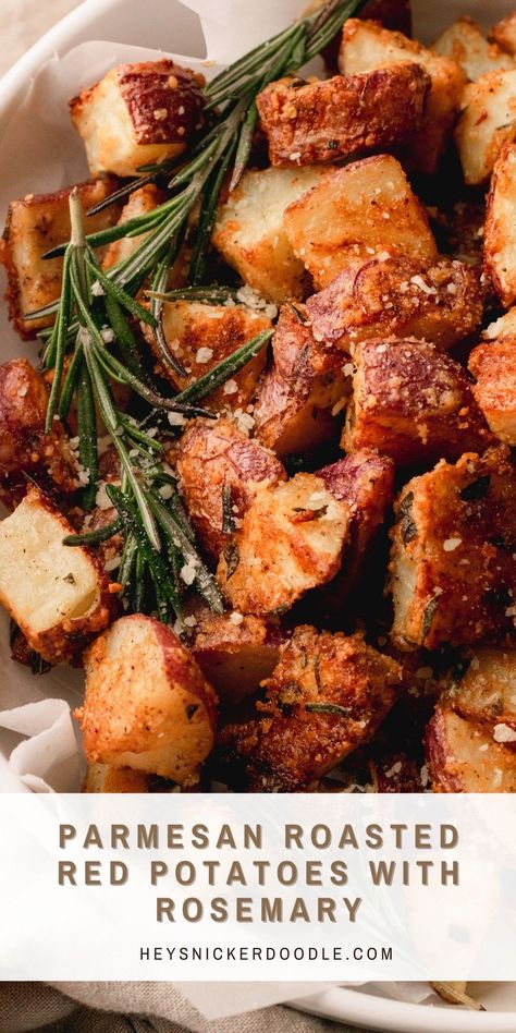 Red Skin Potato Recipes, Parmesan Roasted Red Potatoes, Red Skin Potatoes Recipe, Rosemary Red Potatoes, Roasted Red Skin Potatoes, Red Potato Recipes, Rosemary Recipes, Parmesan Roasted Potatoes, Red Potato