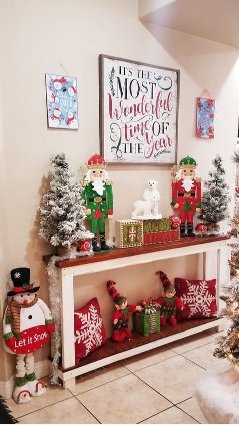 Christmas Living Room Ideas, Christmas Hallway, Christmas Entry, Christmas Entryway, Christmas Living Room, Creative Christmas Trees, Rainbows Christmas, Christmas Themes Decorations, Christmas Decor Inspiration