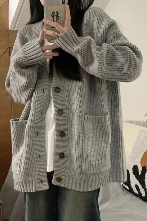 Gray Sweater Cardigan For Female Lazy Style Soft Knitted Cardigans Women Casual Long Sleeve Korean Preppy Style, Baggy Cardigan, Korean Preppy, Preppy Wardrobe, Jackets Fashion Casual, Preppy Mode, Stile Preppy, Loose Jacket, Womens Knit Sweater