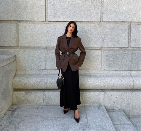 @andrianaxpekun Brown Blazer Outfits For Women, Wag Fashion, Brown Blazer Outfit, Blazer Styling, Blazer With Dress, Blazer Outfits For Women, Classy Fits, Elegant Outfit Classy, Outfits Modest