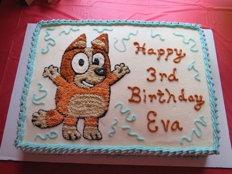 Bluey Birthday Cake Rectangle, Bingo Birthday Cake Bluey, Bingo Cake Ideas Bluey, Bingo From Bluey Cake, Bingo Cake Bluey, Bluey Sheet Cake, Bingo Birthday Party Theme, Bluey Bingo Cake, Bingo Birthday Cake