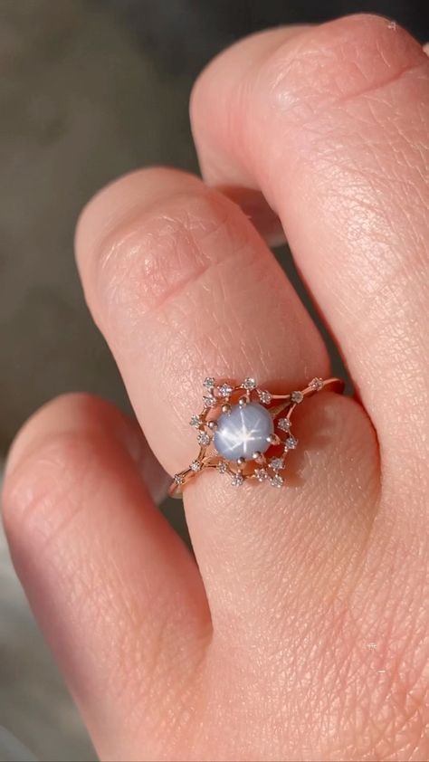 magick_alchemy on Instagram: I’m so in love with this Star Sapphire Iris ring…. a diamond constellation you can look at always 🤤 this gem is ALL natural! 🌍 the 6 point… Star Saphire Ring, Constellation Engagement Ring, White Star Sapphire Ring, Night Court Ring, Celestial Engagement Rings, Whimsy Rings, Celestial Wedding Ring, Feyre Acomaf, Juniper Wedding