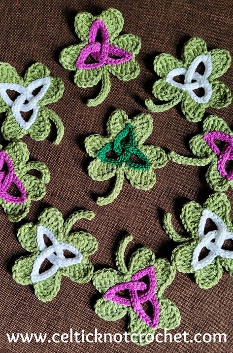 Celtic Crochet, Celtic Knot Crochet, Crochet Shamrock, Shamrock Garland, Crochet Granny Squares, St Patrick's Day Decor, Irish Crochet Patterns, Celtic Patterns, Crochet Inspo