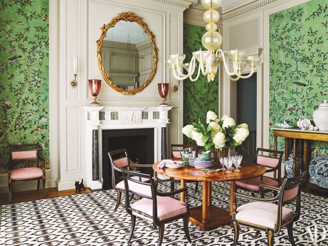 A Southampton Home Decorated by Bunny Williams - Katie Considers Green Chinoiserie Wallpaper, Bunny Williams, Hamptons House, Pretty Room, The Dining Room, Dining Room Chandelier, Eclectic Home, Architectural Digest, Southampton