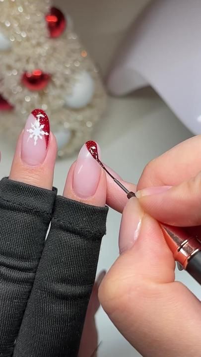 MissRosyNails on TikTok Christmas Nails With Snowflakes, Nails With Snowflakes, Aqua Nails, Red Christmas Nails, Snowflake Nails, Festival Nails, Xmas Nails, Christmas Nail Designs, Opi Nails