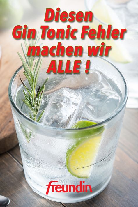 Beim perfekten Genuss kommt es auf die kleinen Details an. Und beim Gin Tonic machen die meisten eine Sache falsch Tonic Cocktails, Gin Tasting, Sloe Gin, Gin Cocktail, Gin Cocktails, Gin Tonic, Gin And Tonic, Mocktails, Iced Tea