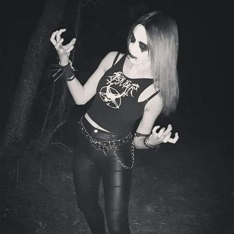 Metal Outfits, Black Metal Fashion, Metal Outfit, Corpse Paint, Alternative Subcultures, Black Metal Girl, Metal Heads, Metal Chicks, Punk Women