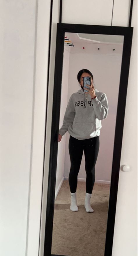 Outfit inspo! 💌 Legging And Nike Socks Outfit, Socks With Leggings Outfits, Long Nike Socks Outfit, Leggings And Nike Socks Outfit, Nike Socks Outfit Leggings, Nike Socks Over Leggings Outfit, Adidas Socks Outfit, Leggings With Socks, Socks Over Leggings Outfit