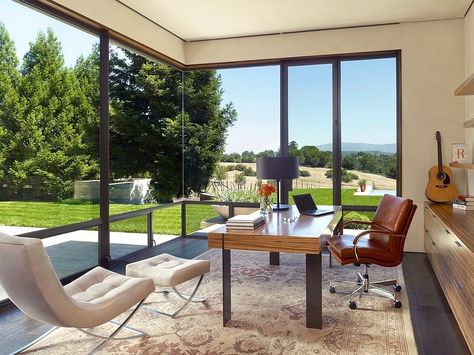 Enjoy the view outside with a smart corner window [Design: Young & Burton] Contemporary Home Offices, Office With A View, Bedroom Inspirations Minimalist, Corner Office, Contemporary Home Office, Corner Window, Dream Bathrooms, Contemporary Bathrooms, Modern Home Office