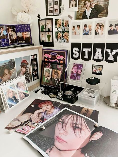 Straykids Bedroom, Stay Room Decor Skz, Stray Kids Room Ideas, Skz Room Decor, Straykids Room Decor, Stray Kids Room Decor, Kpop Bedroom, Stay Aesthetic, Stay Core