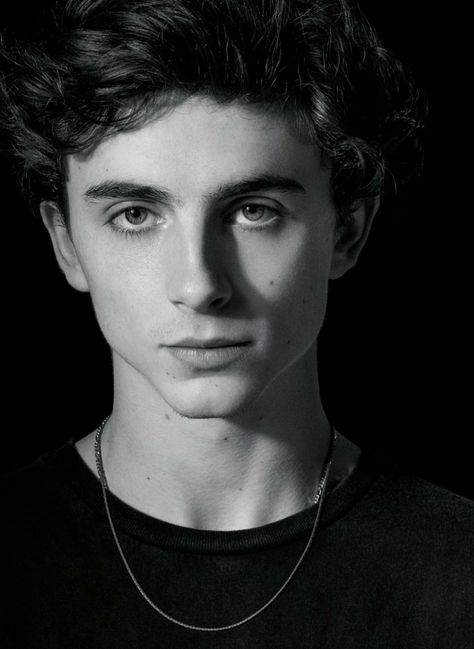 \\ Timothee Chalamet // ◎Pinterest Cambria◎ #timotheechalamet #cmbyn #beautifulboy #aesthetic #peach 얼굴 드로잉, Images Kawaii, Timmy T, 인물 드로잉, The Perfect Guy, Black And White Portraits, Timothee Chalamet, 인물 사진, White Photo