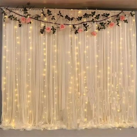 Quick Backdrop Ideas, Cottage Core Backdrop, Spring Dance Ideas, Simple Engagement Decor, Quince Photobooth, Simple Quinceanera Ideas, Quinceanera Backdrop Ideas, Backdrop Aesthetic, Decorations Items