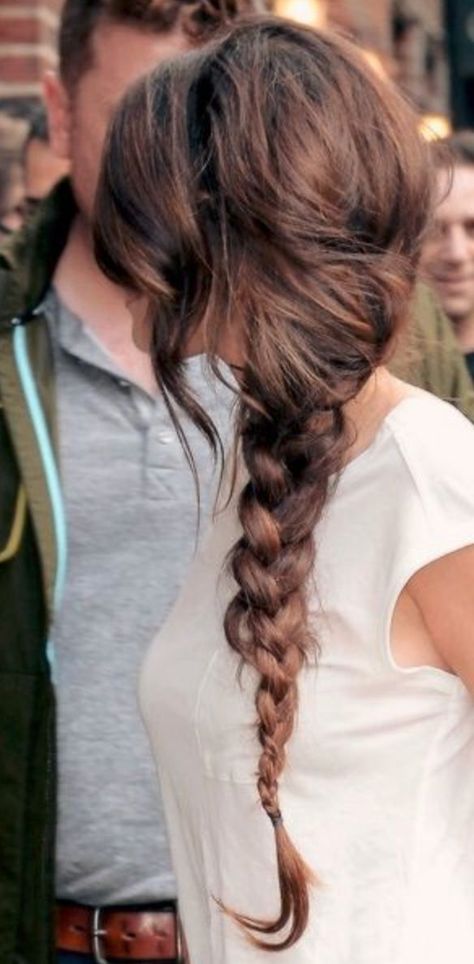 Casual messy side braid.                                                                                                                                                     Love Love Love!! Side Braids, Selena Gomez Hair, Side Braid Hairstyles, Fishtail Braid, Funky Hairstyles, Fringe Hairstyles, Side Braid, Braided Hairstyles Easy, Braids For Long Hair