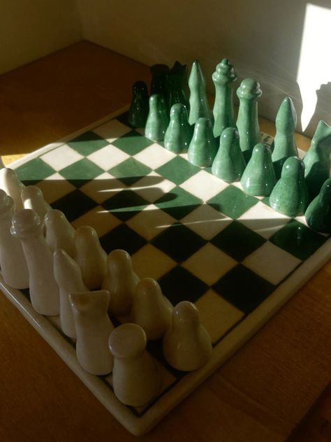 Tile Chess Board, How To Make A Chess Board, Cute Chess Board, Ceramic Chess Pieces, Aesthetic Chess Board, Pottery Chess Set, Clay Chess Board, Chess Set Aesthetic, Clay Chess Pieces