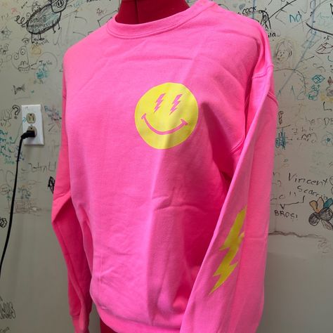 Hot Pink Smiley Face Sweatshirt With Smiley Face Print On Front (No Sleeve Printing)! Small Imperfections In The Smiley Face Printing Due To Prints Being Layered (See Photos) Not Noticeable Unless You Look Super Close. Super Soft Sweatshirt And Perfectly Trendy! Megan Outfit, Hot Pink Smiley Face, Smiley Face Lightning Bolt, Smiley Face Sweatshirt, Pink Smiley Face, Smiley Face Print, Lululemon Sweatshirt, Off White Sweatshirt, Pink Smiley