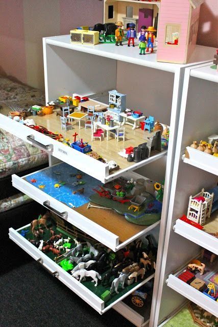 25 Toy Storage Ideas Which Can Make Your Room Look Beautiful 15 Playmobil Storage Ideas, Playmobil Storage, Tinker Space, Keeping The House Clean, Lego Storage Solutions, Toy Storage Ideas, House Keeping, Lego Storage, Look Beautiful