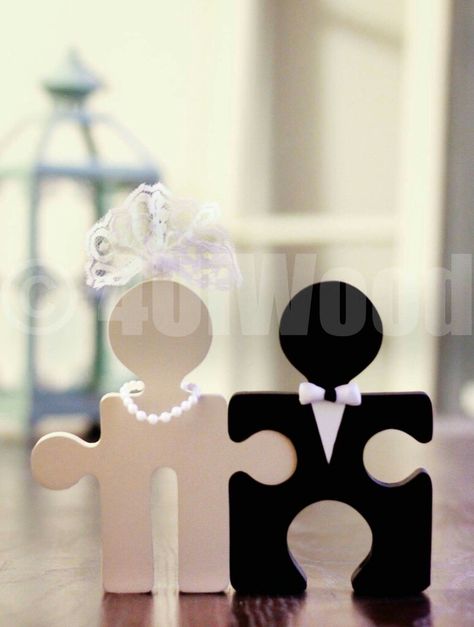 An artsy - and meaningful - take on the traditional cake topper! Country Wedding Pictures, Handmade Wedding Cake Toppers, Money Bouquet, Wedding Portrait Poses, Wedding G, Wedding Mementos, Couple Shower, Wedding Cake Topper, Handmade Wedding