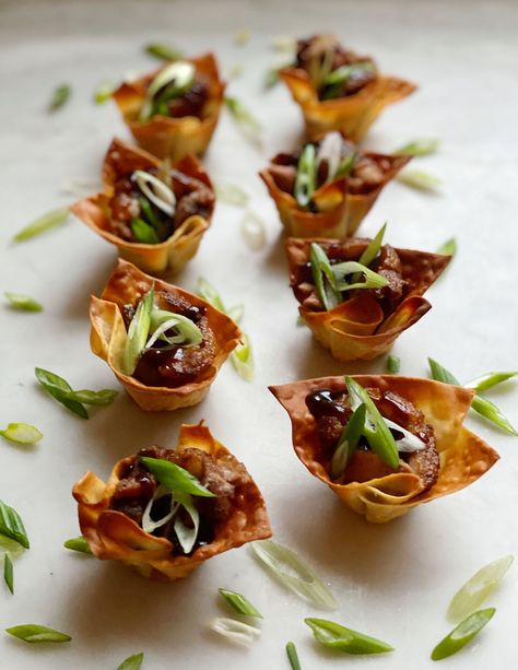 Duck Hors D’oeuvres, Asian Spoon Appetizers, Duck Confit Appetizers, Appetizers Wonton, Glass Appetizers, Seared Duck, Asian Appetizers, Canapes Recipes, Crispy Wonton