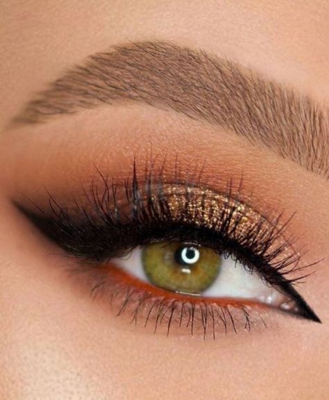 Sticky Eyeliner – Nelo Cosmetics Long Eye Makeup Look, Makeup Ideas Liner, Makeup For Ball, Make Up Prom Night, Party Make Up Ideas, Eyeliner Makeup Looks, Black Smokey Eye Makeup, Elegantes Makeup, Prom Eye Makeup