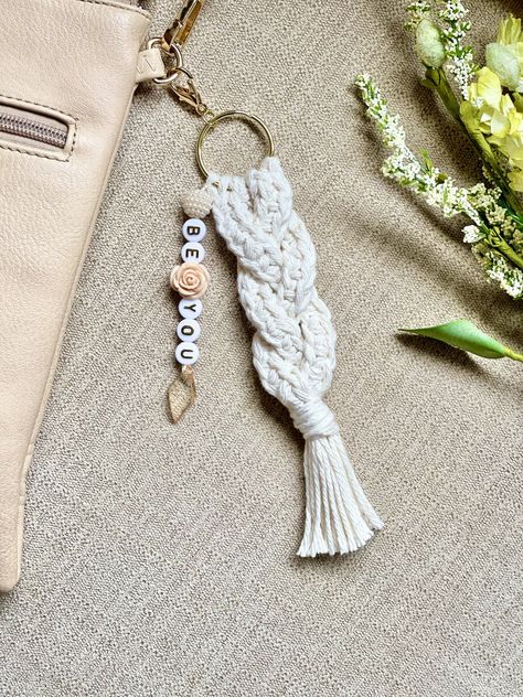 Macrame Keychain Free Pattern, Boho Keychain Crochet, Crochet A Keychain, Macromae Keychain Diy, How To Crochet A Keychain, Crochet Wristlet Keychain Pattern Free, Crochet Keychains Patterns Free, Crochet Keychain Pattern Free Easy, Easy Quick Crochet Projects