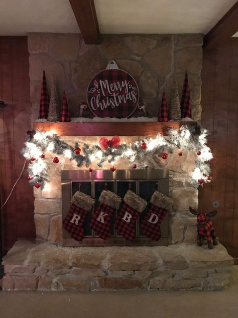 Red And Black (Buffalo) Plaid Fireplace Decor Buffalo Plaid Christmas Garland, White And Red Christmas Decor, Black White And Red Christmas, White And Red Christmas, Buffalo Christmas, Red Christmas Decor, Red Buffalo Plaid, Christmas Inspo, Buffalo Plaid Christmas