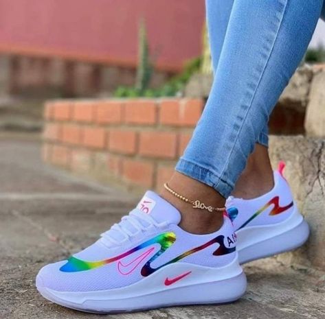 Sepatu Air Jordan, Sneaker Nike, Tennis Shoes Outfit, Jordan Shoes Girls, Custom Nike Shoes, Nike Air Shoes, Cute Nike Shoes, Cute Sneakers, Fresh Shoes