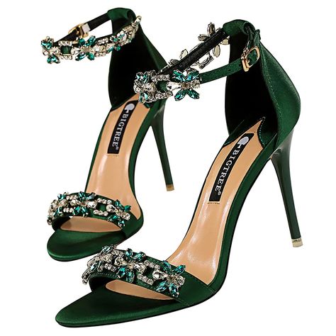 Green High Heels, Prom Elegant, Heels Patterns, Sandals Wedding, Pretty Quinceanera Dresses, Party Pumps, Crystal Sandals, Green Heels, Wedding Sandals