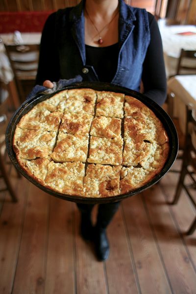 Feta Tart (Alevropita) - Made with a simple egg batter, this feta-studded tart hails from the region of Epirus. Feta Tart, Holiday Party Appetizers, Simple Cocktail, Macedonian Food, Enjoy Your Meal, Spinach Lasagna, Greek Cooking, Savory Tart, Finger Food Appetizers