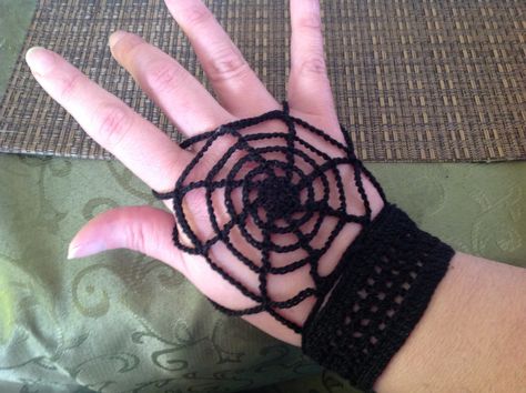 Spiderweb glove/bracelet Spiderweb Gloves Crochet, Crochet Cable, Crochet Bralette, Crochet Shawls And Wraps, Crochet Gloves, Crochet Hair Styles, Crochet Accessories, Crochet Shawl, Learn To Crochet