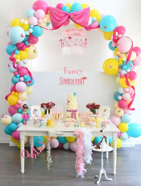 Fancy Shadlynn’s 5th Birthday  | CatchMyParty.com Fancy Nancy Decorations, Fancy Nancy Party Activities, Fancy Nancy Birthday Party Ideas Cakes, Fancy Nancy Party Ideas, Fancy Nancy Birthday Cake, Fancy Nancy Tea Party, Fancy Nancy Birthday Party Ideas, Fancy Nancy Cake, Fancy Nancy Birthday Party