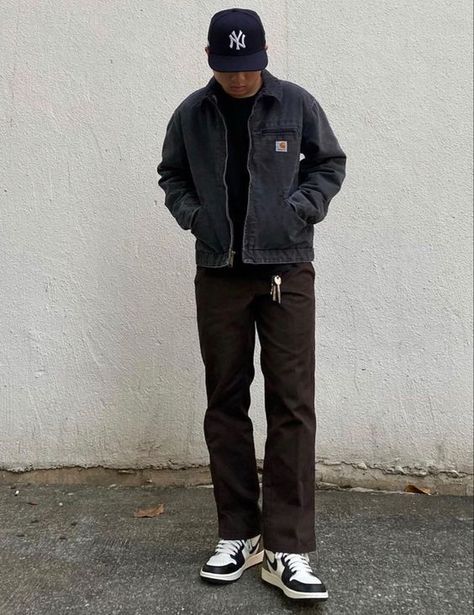 Carhartt Detroit Jacket Outfit, Jordan One, Carhartt Detroit Jacket, Herren Style, Carhartt Detroit, Minimalist Fashion Men, Jacob Elordi, Mens Trendy Outfits, Fall Outfits Men