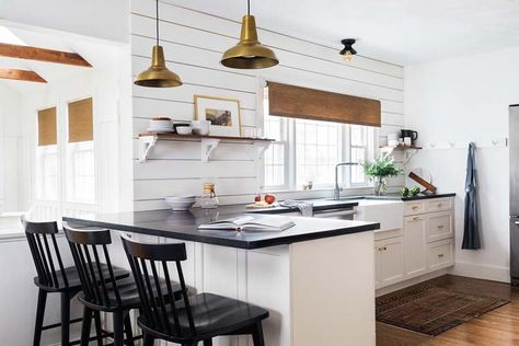 What is Scandinavian Farmhouse Style? - American Farmhouse Style Black Countertop Kitchens, Scandinavian Farmhouse Interior, Scandinavian Farmhouse Kitchen, Modern Scandinavian Farmhouse, Scandinavian Farmhouse Style, Danish Decor, Black Countertop, Boston Interiors, Scandinavian Farmhouse