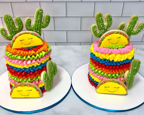 Taco Tuesday Cake Ideas, Taco Bout 2 Cake, Taco Smash Cake, Taco Themed Cake, Taco Theme Cake, Taco Cake Ideas, Taco Party Cake, Taco Twosday Birthday Cake, Taco Birthday Cake