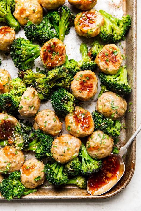 Honey-sweetened homemade teriyaki sauce drizzled over tender, garlicky chicken meatballs and broccoli make for a freezer meal that deliciously redefines the whole genre. Meatballs And Broccoli, Meatballs With Broccoli, Meatballs For Dinner, Dinner Meatballs, Italian Spaghetti And Meatballs, Best Italian Meatball Recipe, Chicken Teriyaki Sauce, Garlicky Chicken, Teriyaki Chicken Meatballs