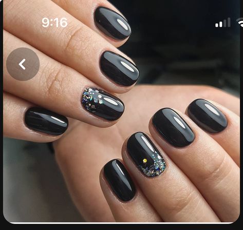 Black Nails With Glitter Cuticle, Black Nail Designs Matte And Gloss, Cute Colourful Nails, Black Base Nails, Dark Grey Nails With Design, Black Dip Powder Nails Short, Black Dip Nails Ideas, Dark Moody Nails, Black Nails With Accent Nail