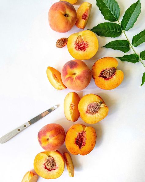 Peach Photography, Potted Fruit Trees, Wallpaper Food, Ice Cream Photography, Bean Ice Cream, Peach Blueberry, Peach Ice Cream, Peach Crisp, Ice Cream Day