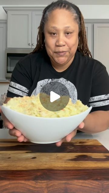 Kelley Wansley Harris on Instagram: "Potato Salad Kellz Way (large batch)  Full Video  6  large potatoes cut into chunks 8 eggs 🥚 chopped fine 1/2 medium onion 1 cup sweet pickles( or relish) 2 celery stalks( chopped fine)  1 1/2 cups mayonnaise  1 tbsp mustard Salt and pepper to taste 1 tbsp  onion powder  1 tbsp sugar #potatosalads #potatosaladrecipe🥔 #goodfood #yummyfood #deliciousfood #cookathome #countrycook #itsmekellz #itsmekellz♥️🔥" Jello Frosting, Potatoe Salad, Southern Potato Salad, Potato Salad Recipe Easy, Potato Salad With Egg, Salad Recipes Video, Salad With Sweet Potato, Sweet Pickles, Its Me