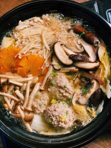 Sumo Stew, Chanko Nabe Recipe, Chanko Nabe, Nabe Recipe, Tiffy Cooks, Soup Ideas, Asian Noodle Recipes, Easy Japanese Recipes, Easy Asian Recipes