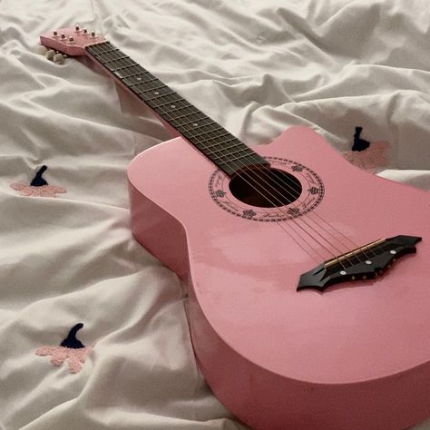 Pink Acoustic Guitar Aesthetic, Pink Aesthetic Guitar, Pink Guitar Aesthetic, Musical Instruments Aesthetic, Rose Guitar, Taylor Swift Guitar, Acoustic Guitar Photography, Guitar Aesthetic, Pink Guitar