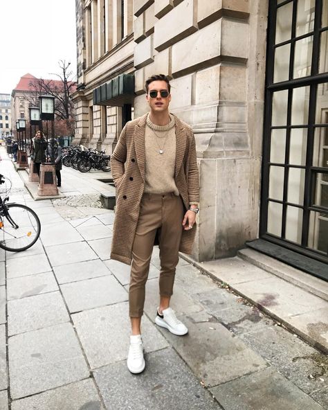 Mens Fall Outfits, Stil Masculin, Bakal Suami, Overcoat Men, Tokyo Street Fashion, Chique Outfits, Fall Outfits Men, Men Stylish Dress, Winter Outfits Men