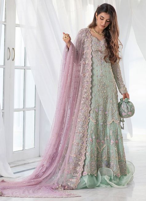 Farah Talib Aziz. Esra bridal Pakistani Bridal Lehenga, Wedding Dresses Pakistani, Walima Dress, Hijau Mint, Bridal Dresses Pakistan, Pakistani Fancy Dresses, Bridal Dress Fashion, Pakistani Bridal Dresses, Pakistani Wedding Dresses