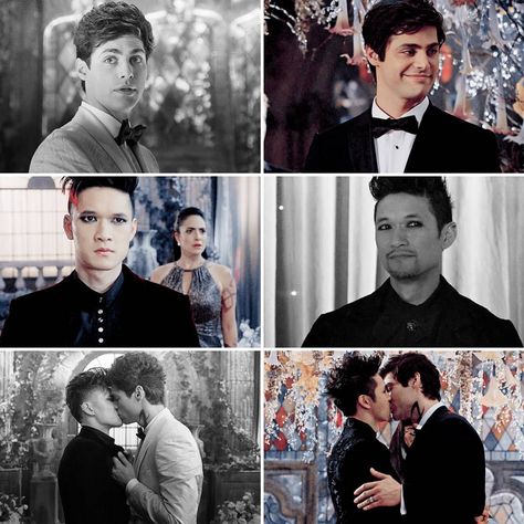 [Malec × edit] 1.12|3.22 These are the superior Parallels 😍 Q| Malec kiss in 1.12 or 3.22? A| IK this isn't fair comparison, but I wanna… Malec First Kiss, Malec Edit, Best Restaurants In Detroit, Malec Kiss, Drink Drawing, Drink Ads, Drink Vodka, Malec Shadowhunters, Marvel Ultimate Alliance